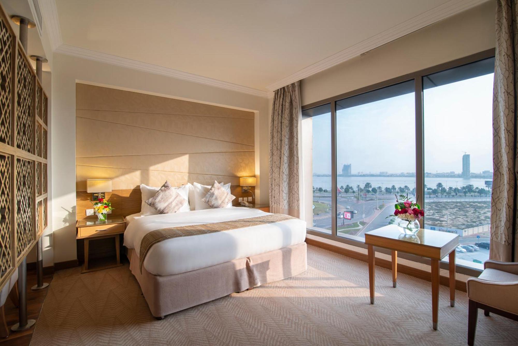 Golden Tulip Dammam Corniche Hotel Kültér fotó