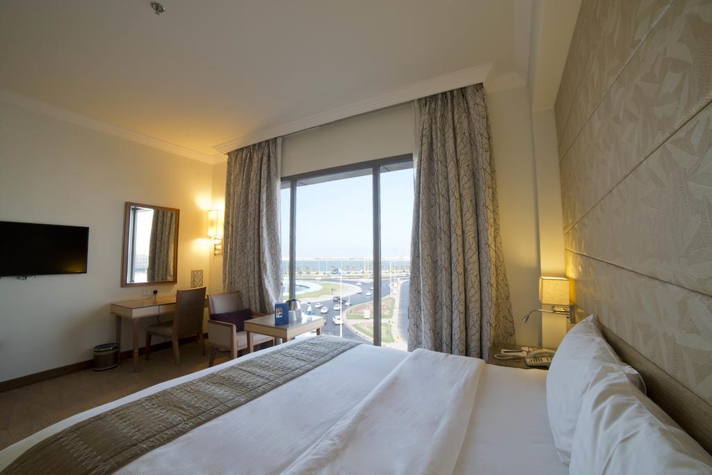 Golden Tulip Dammam Corniche Hotel Kültér fotó