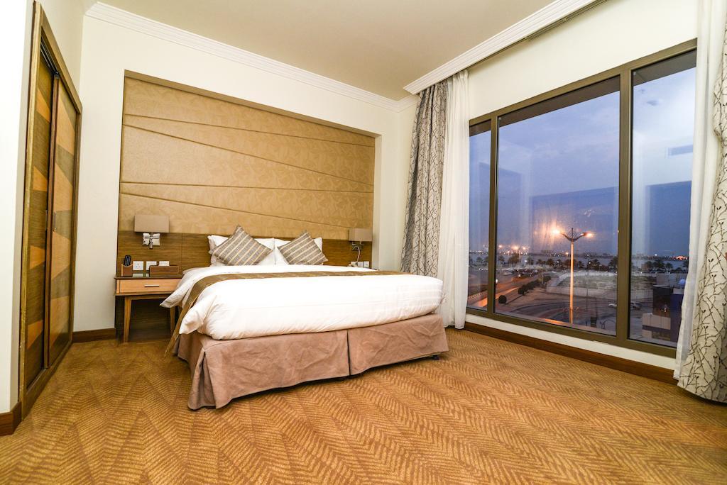 Golden Tulip Dammam Corniche Hotel Kültér fotó