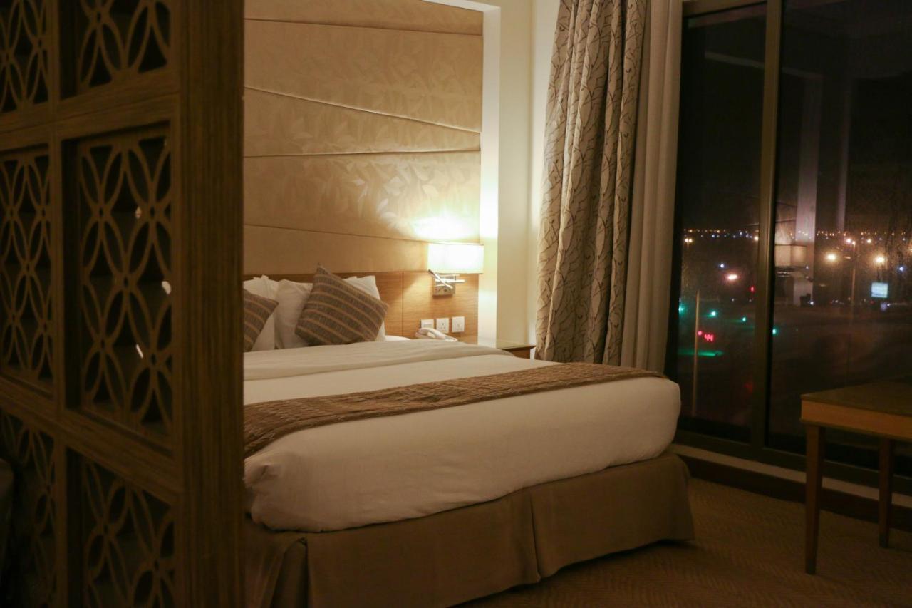 Golden Tulip Dammam Corniche Hotel Kültér fotó